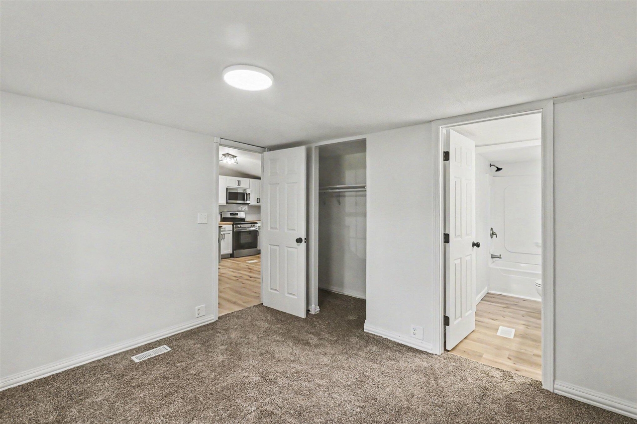2795 S Bradley Road Property Photo 11
