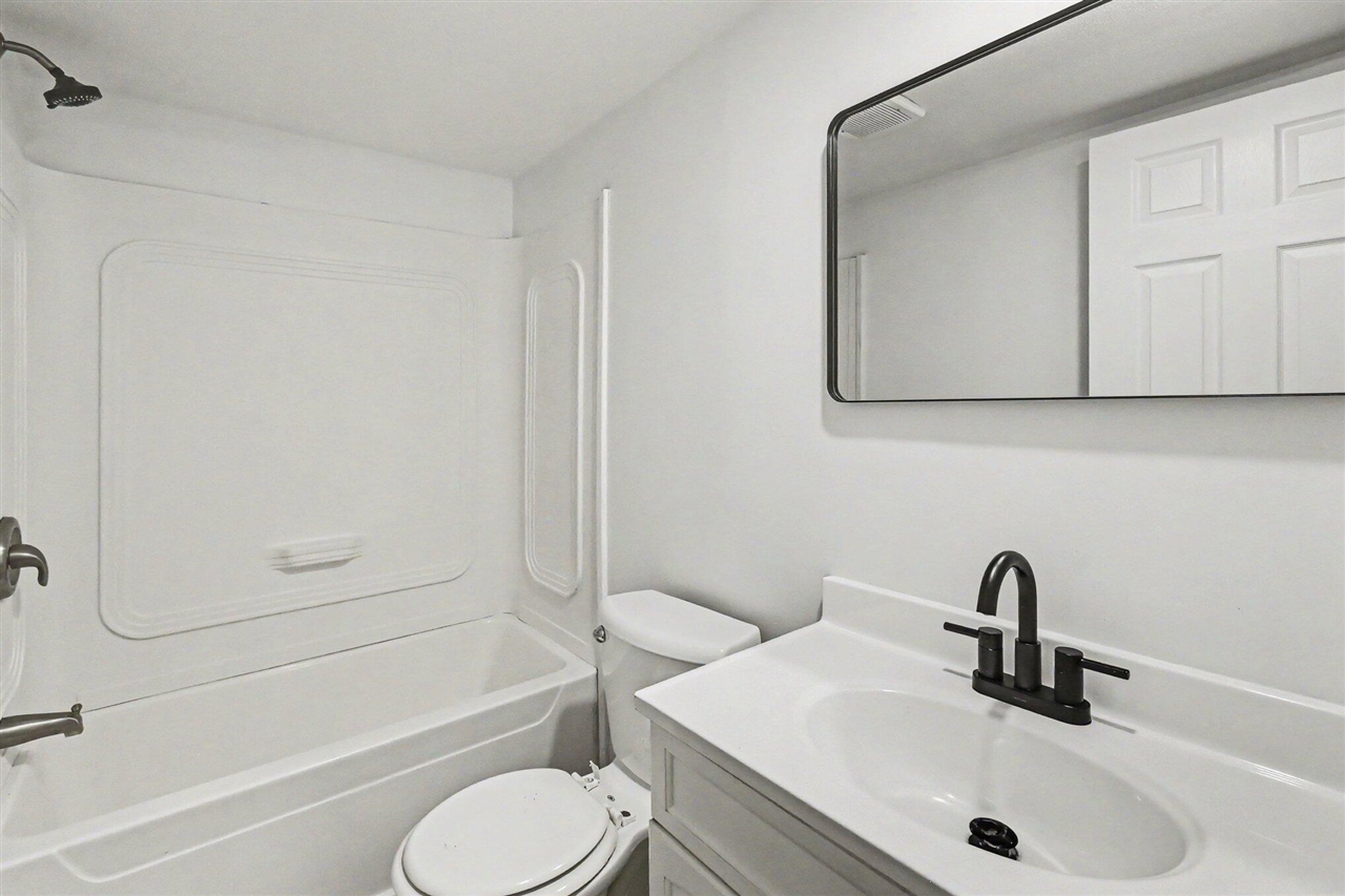 2795 S Bradley Road Property Photo 16