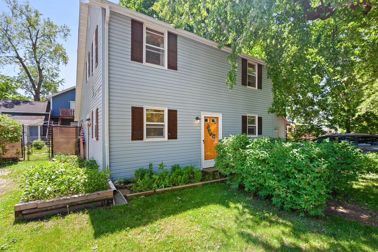 246 Washington Street Property Photo 1