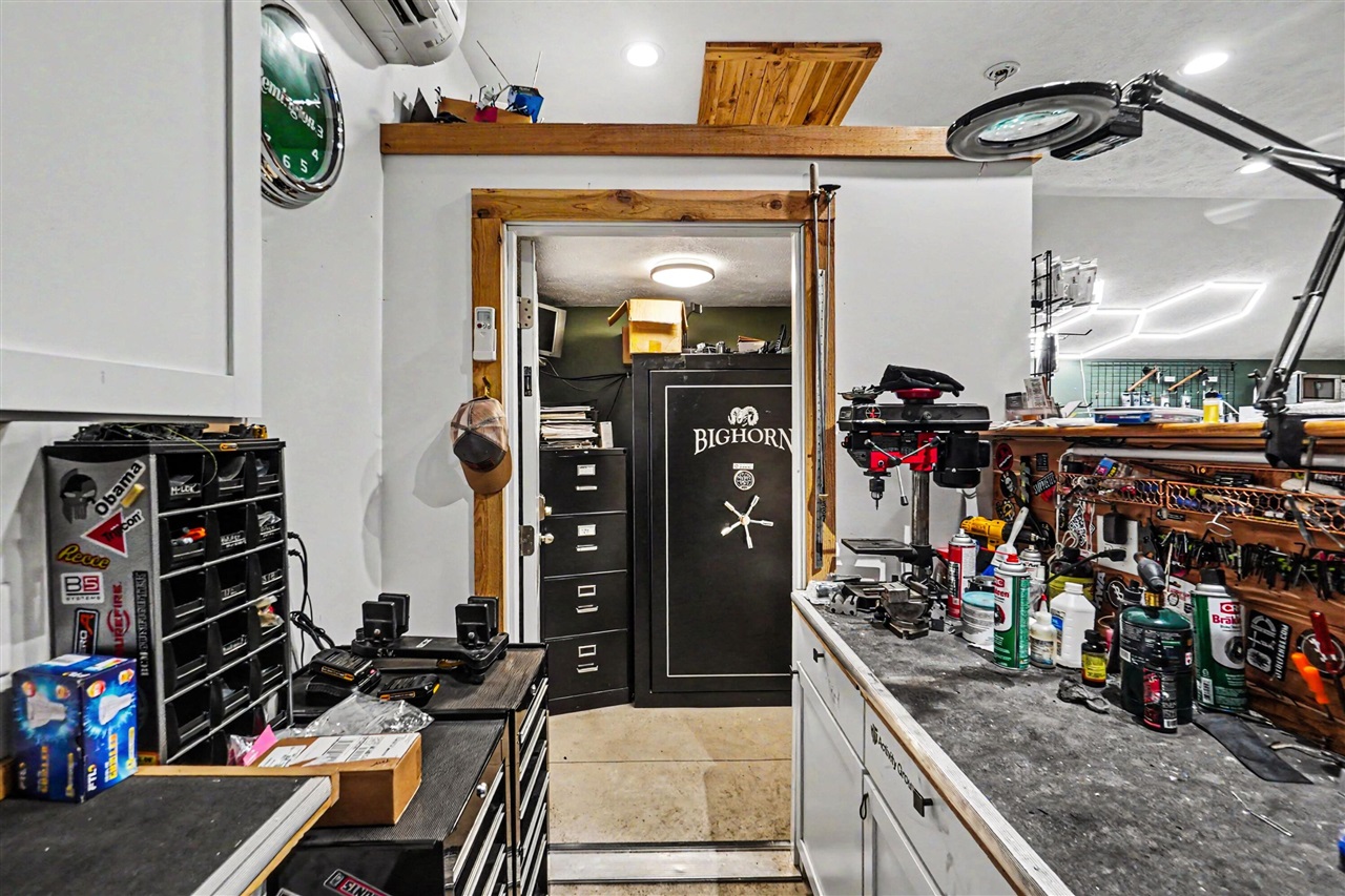 2811 S Sheridan Road Property Photo 18