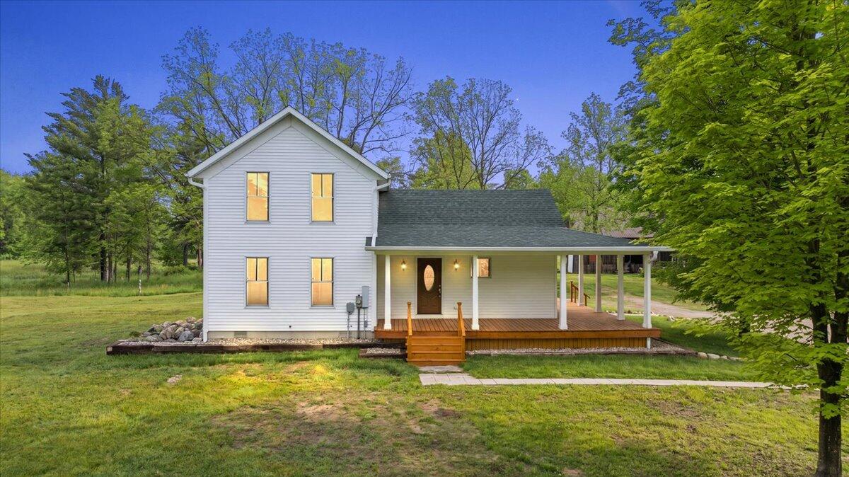 48882 8th Avenue Property Photo 1