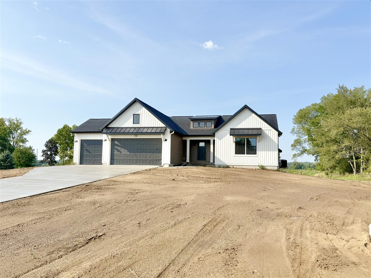 739 Goldenfield Drive Property Photo 1