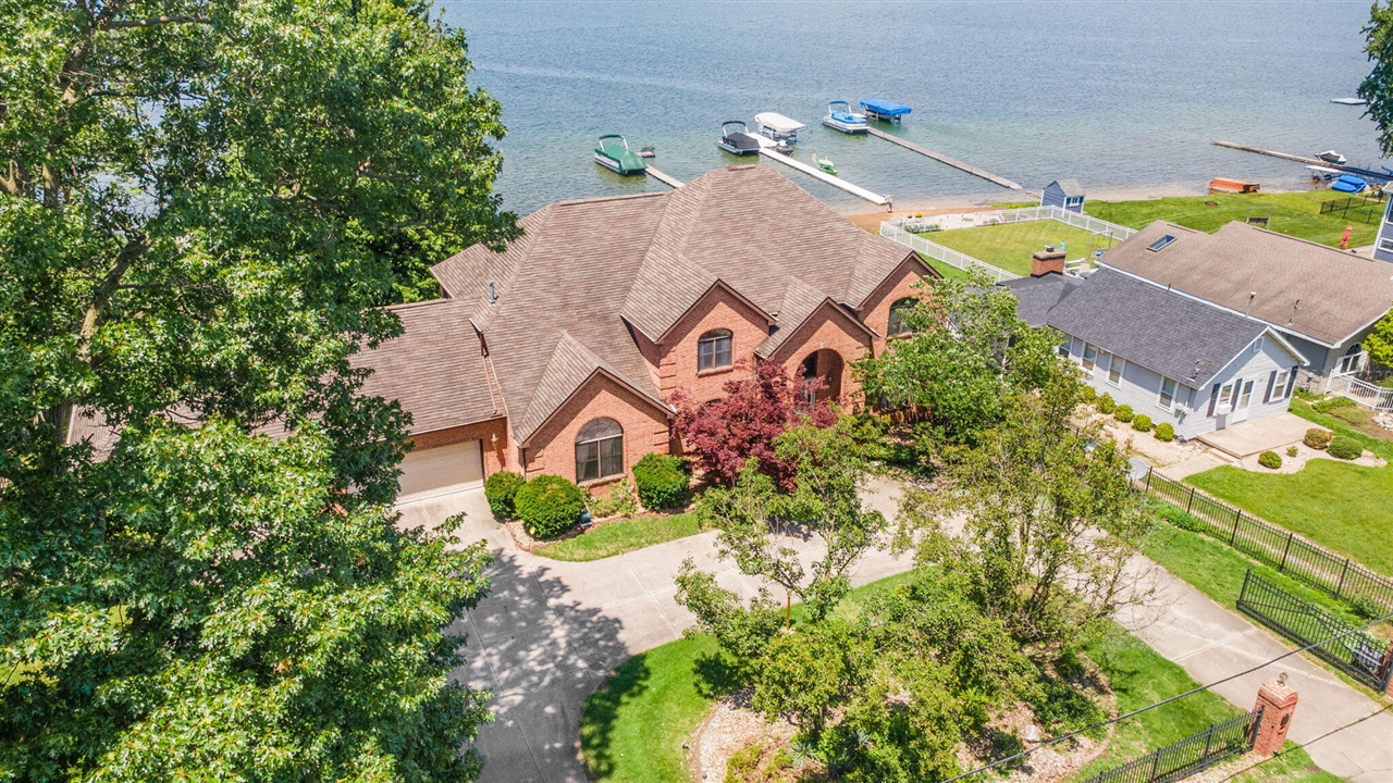 2647 Lake Shore Drive Property Photo 5