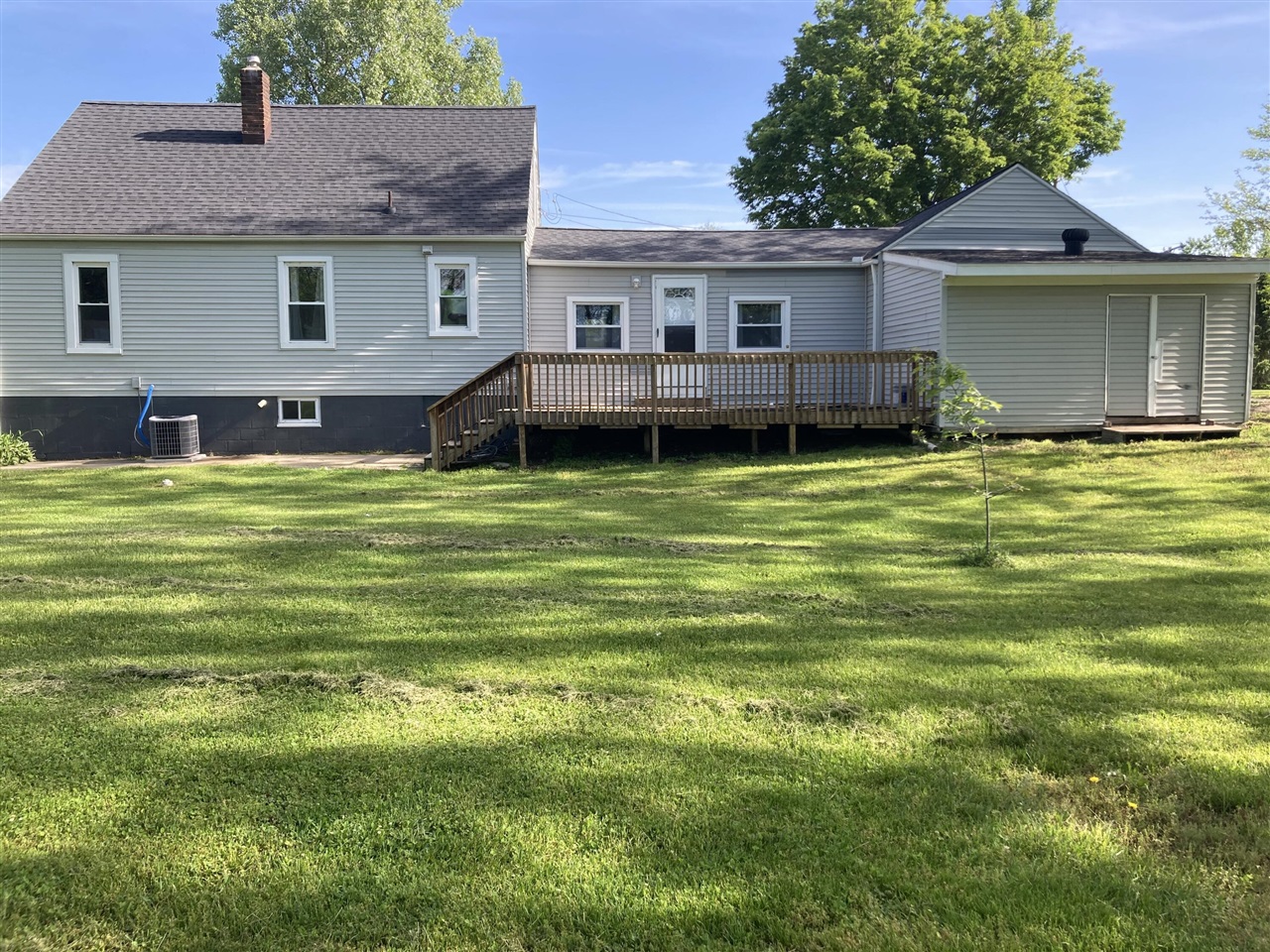 7052 E Drive Property Photo 2
