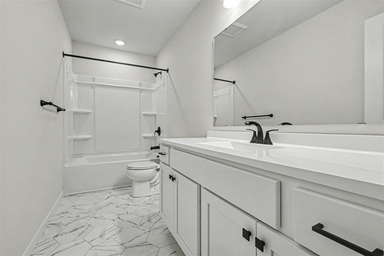 361 North Sherman Street Property Photo 17