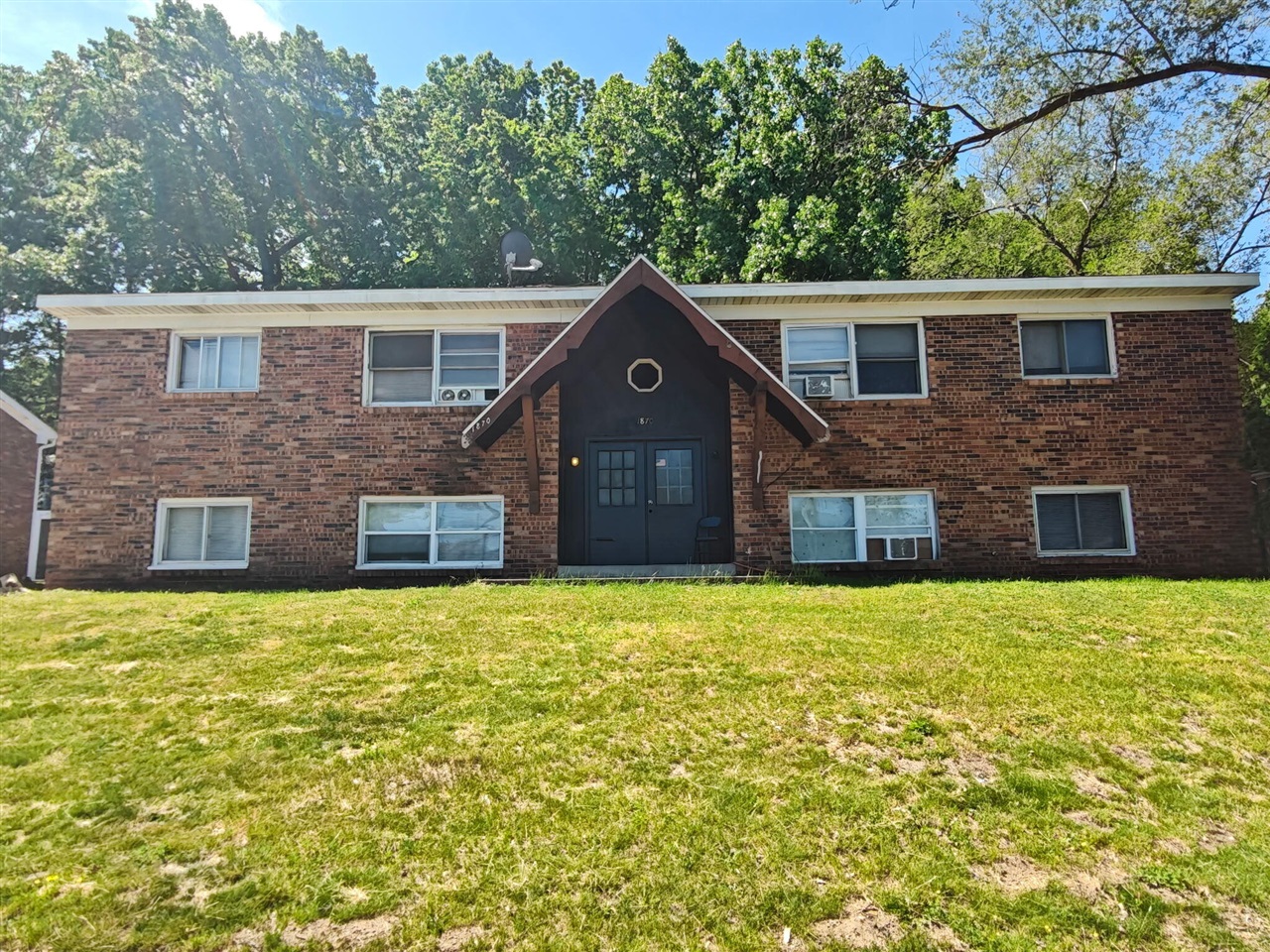 1870 Prairie Parkway Property Photo 3