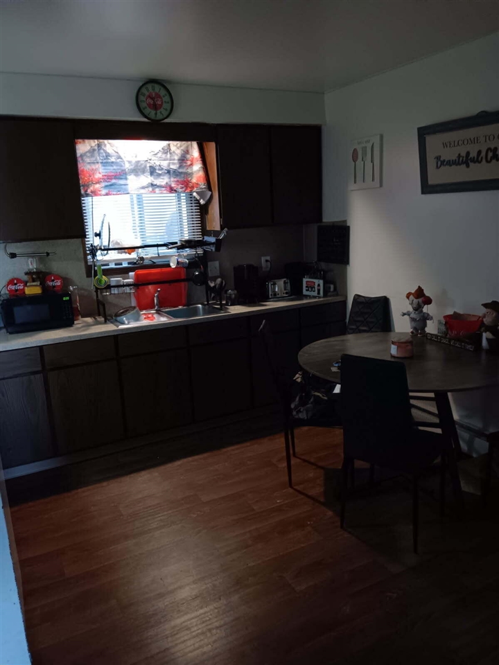 1870 Prairie Parkway Property Photo 6