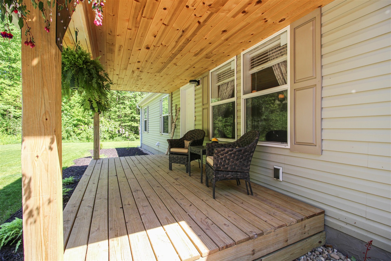 10877 Floating Bridge Road Property Photo 3