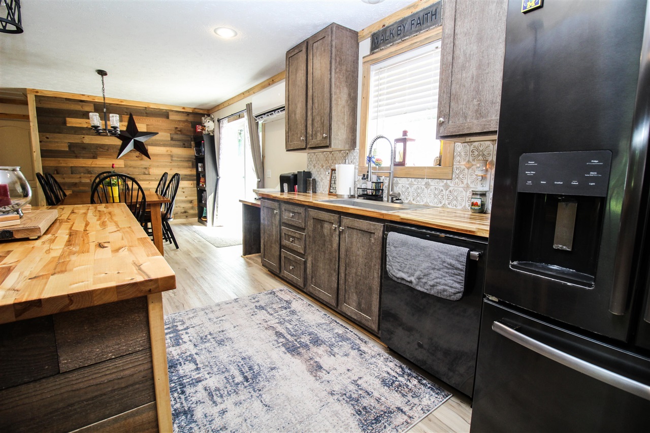 10877 Floating Bridge Road Property Photo 18