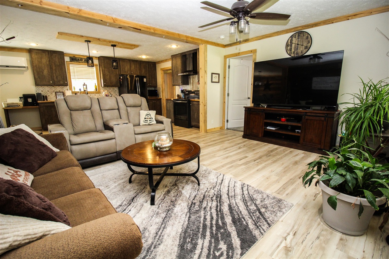 10877 Floating Bridge Road Property Photo 27