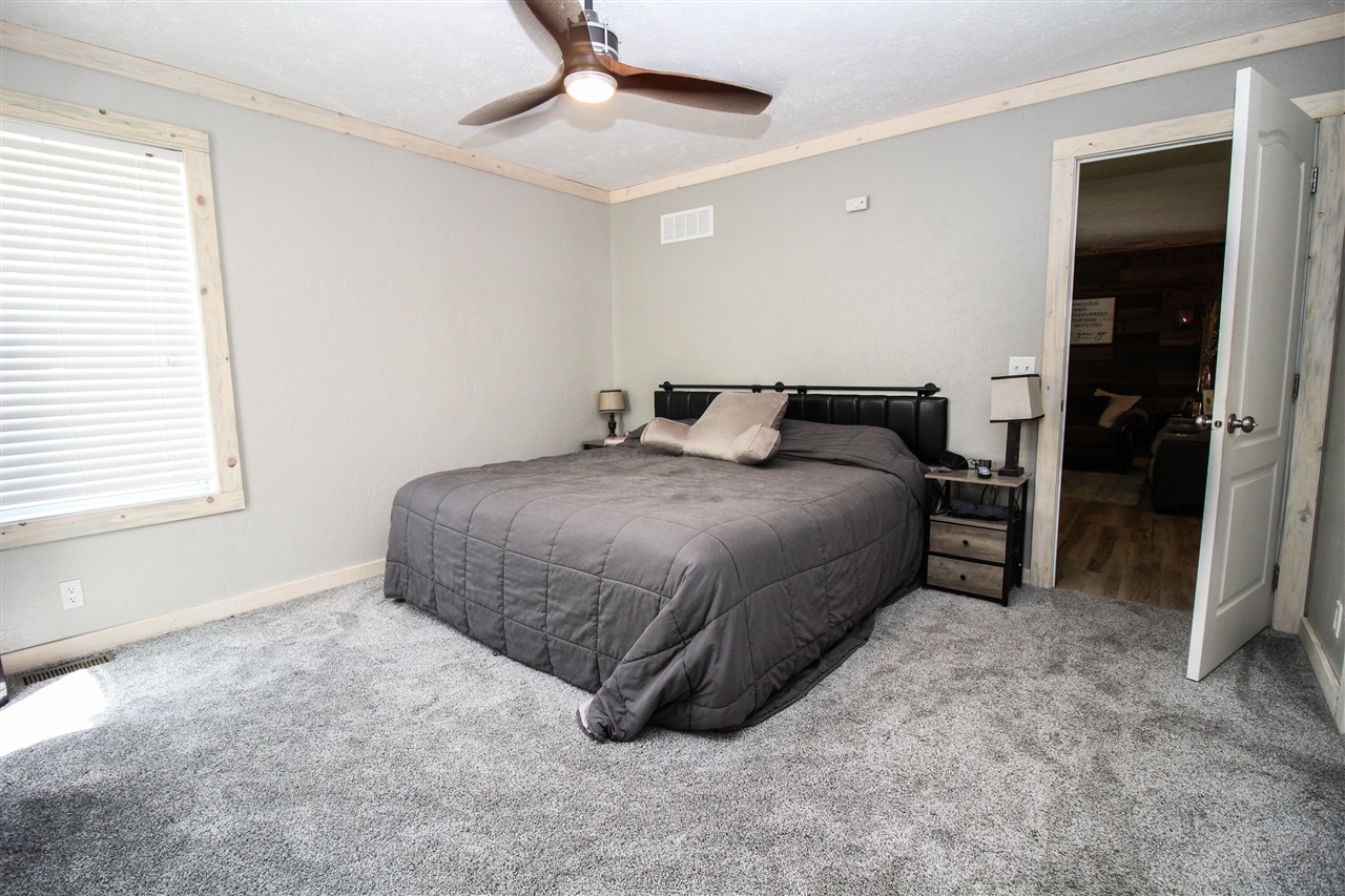 10877 Floating Bridge Road Property Photo 37