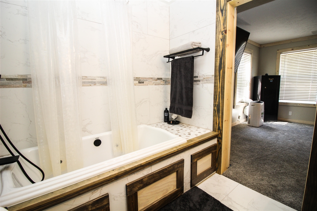 10877 Floating Bridge Road Property Photo 39