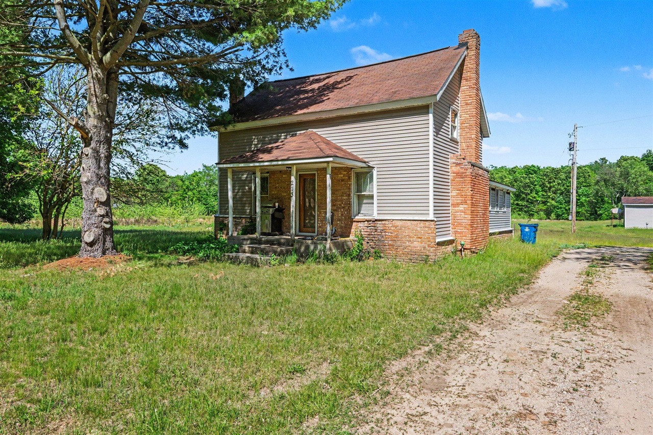 213 19th Street Property Photo 2
