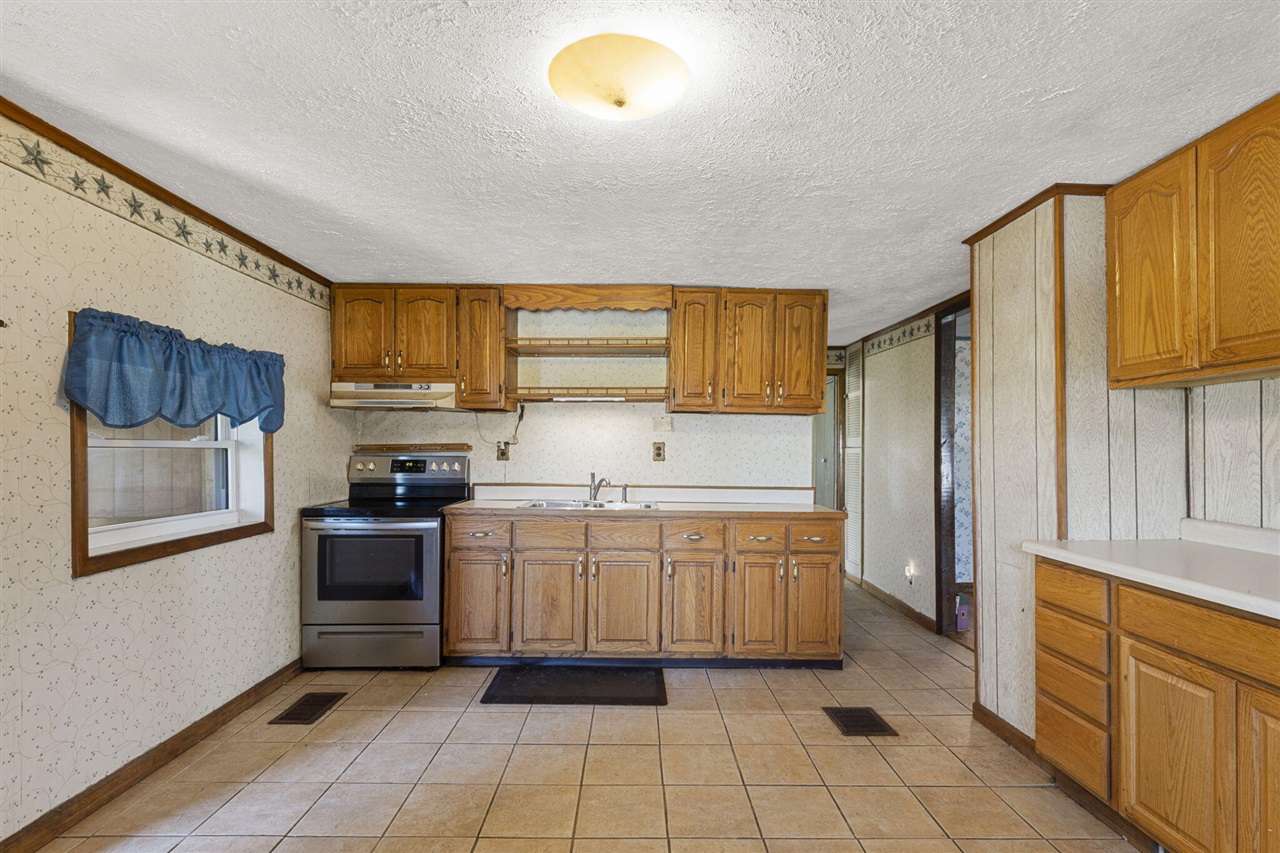 2750 Beebe Road Property Photo 4