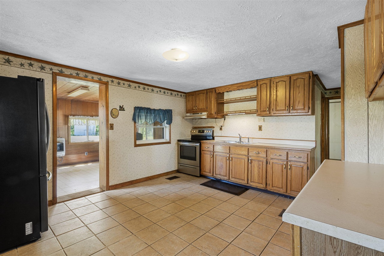 2750 Beebe Road Property Photo 5