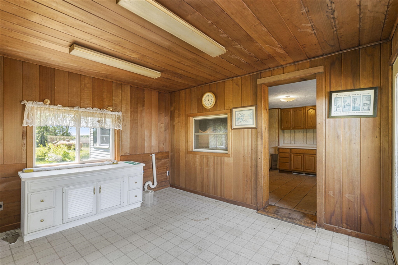 2750 Beebe Road Property Photo 9