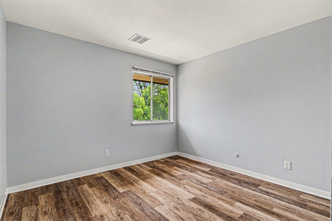 734 W Kilgore Road Property Photo 20