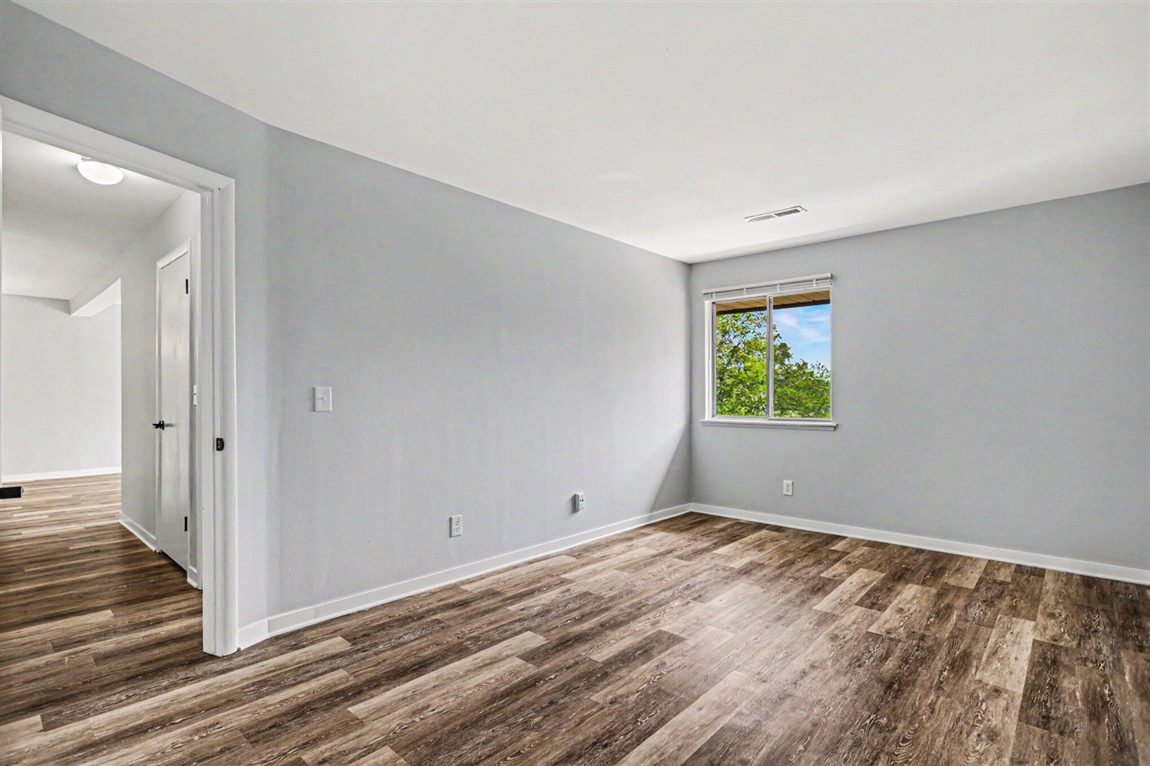734 W Kilgore Road Property Photo 21