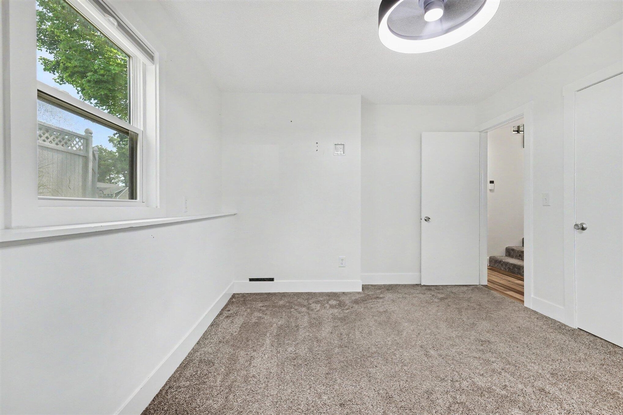 2865 S Patterson Road Property Photo 18