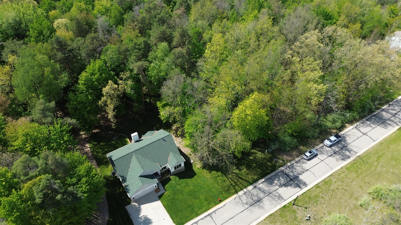 710 Glen Oak Drive Property Photo 8