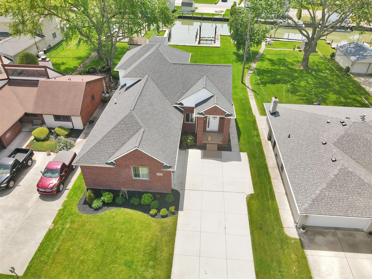 48484 Jefferson Avenue Property Photo 1