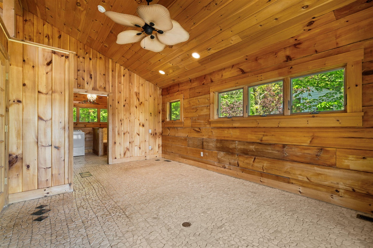 210 Spring Lake Drive Property Photo 16