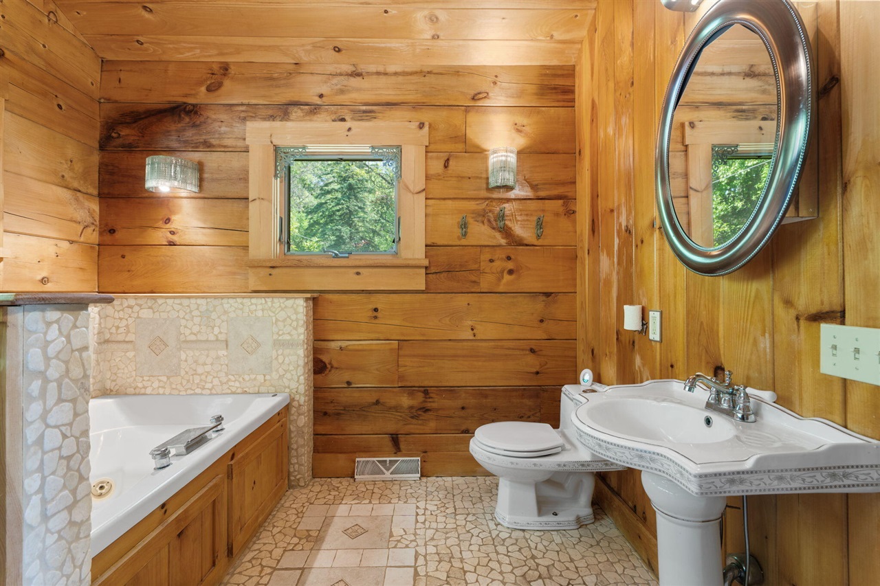 210 Spring Lake Drive Property Photo 18