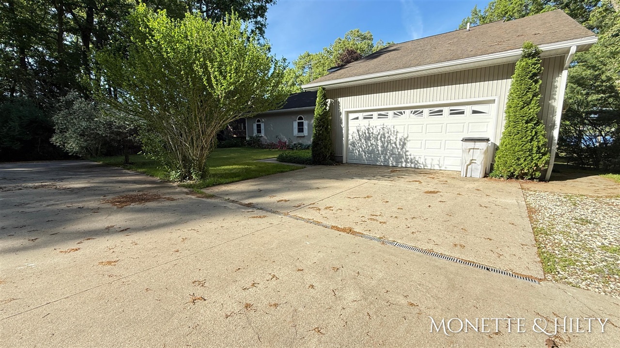 2550 Cove Road Property Photo 2