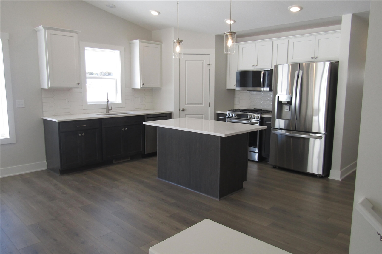 15730 Hawley Drive Property Photo 4