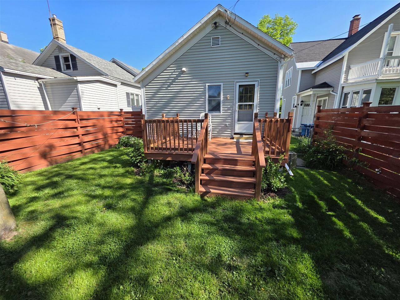299 4th Street Property Photo 3