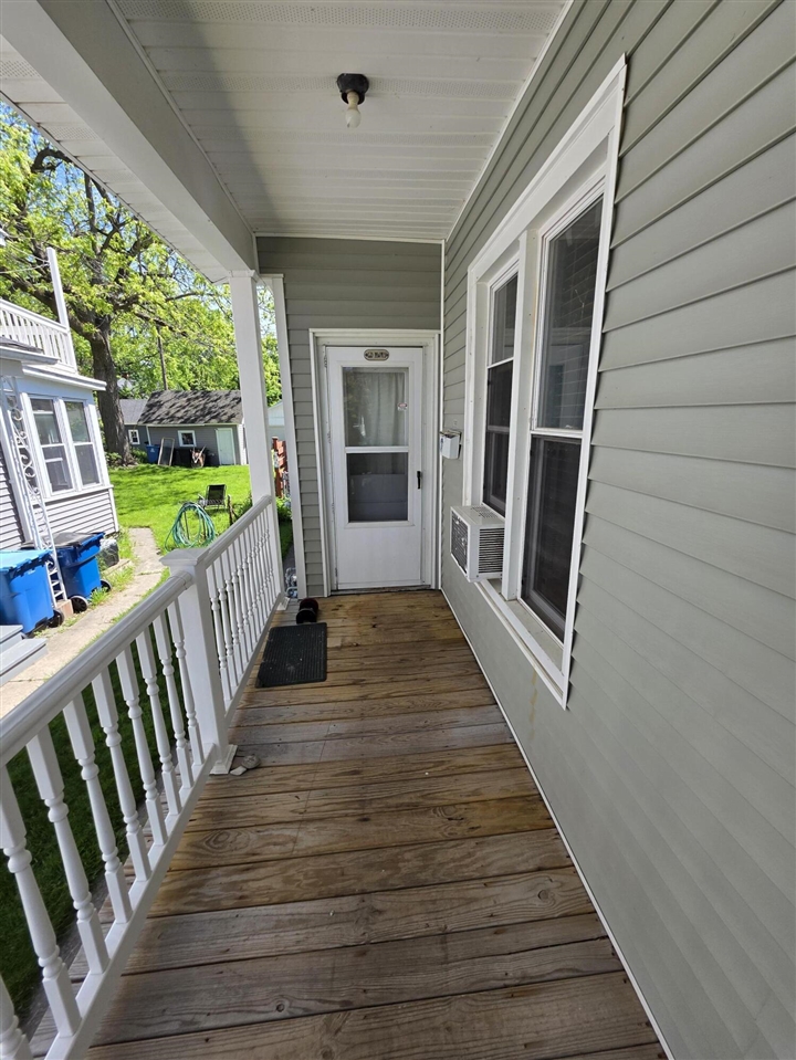 299 4th Street Property Photo 5
