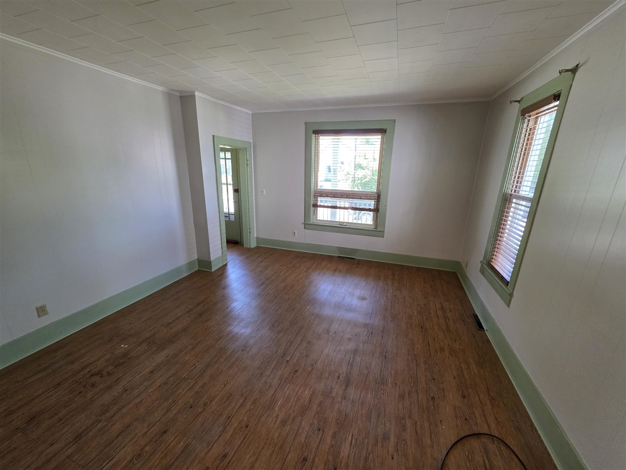 299 4th Street Property Photo 7