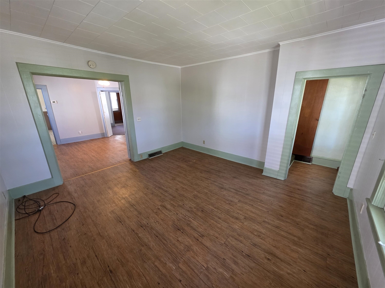 299 4th Street Property Photo 8