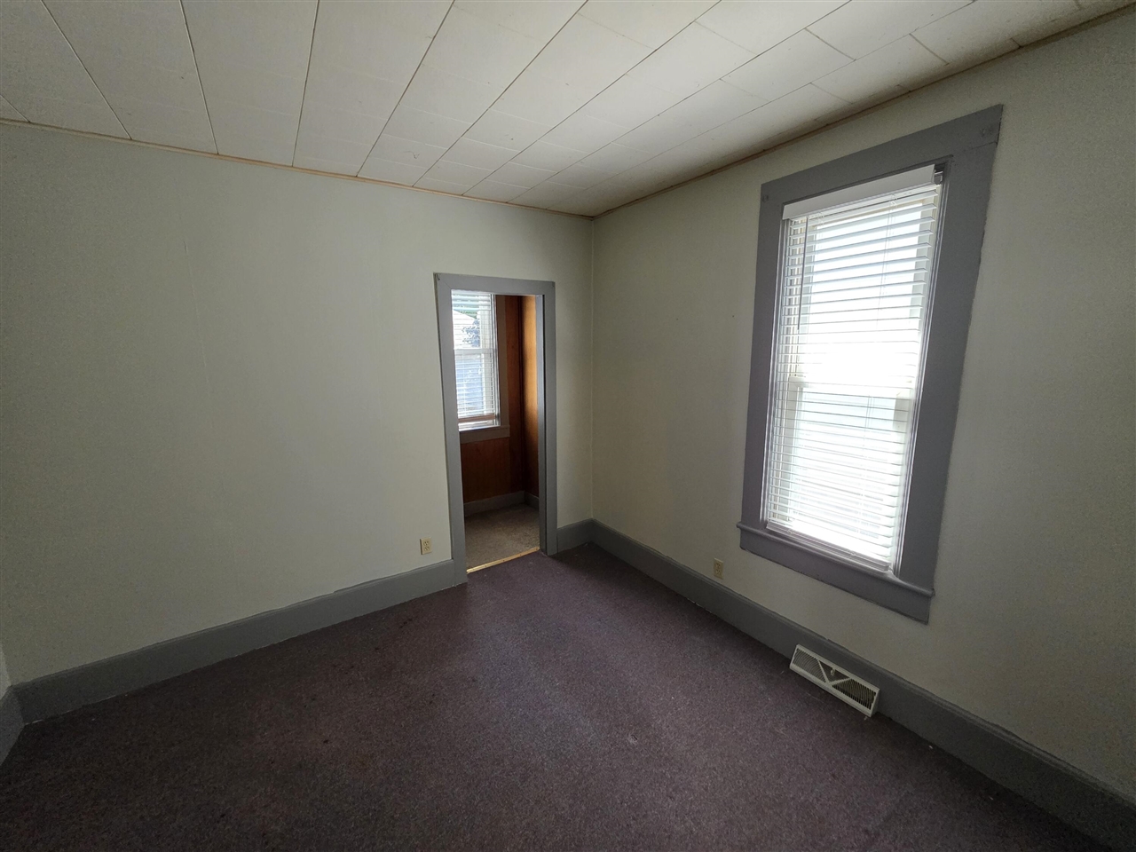 299 4th Street Property Photo 10