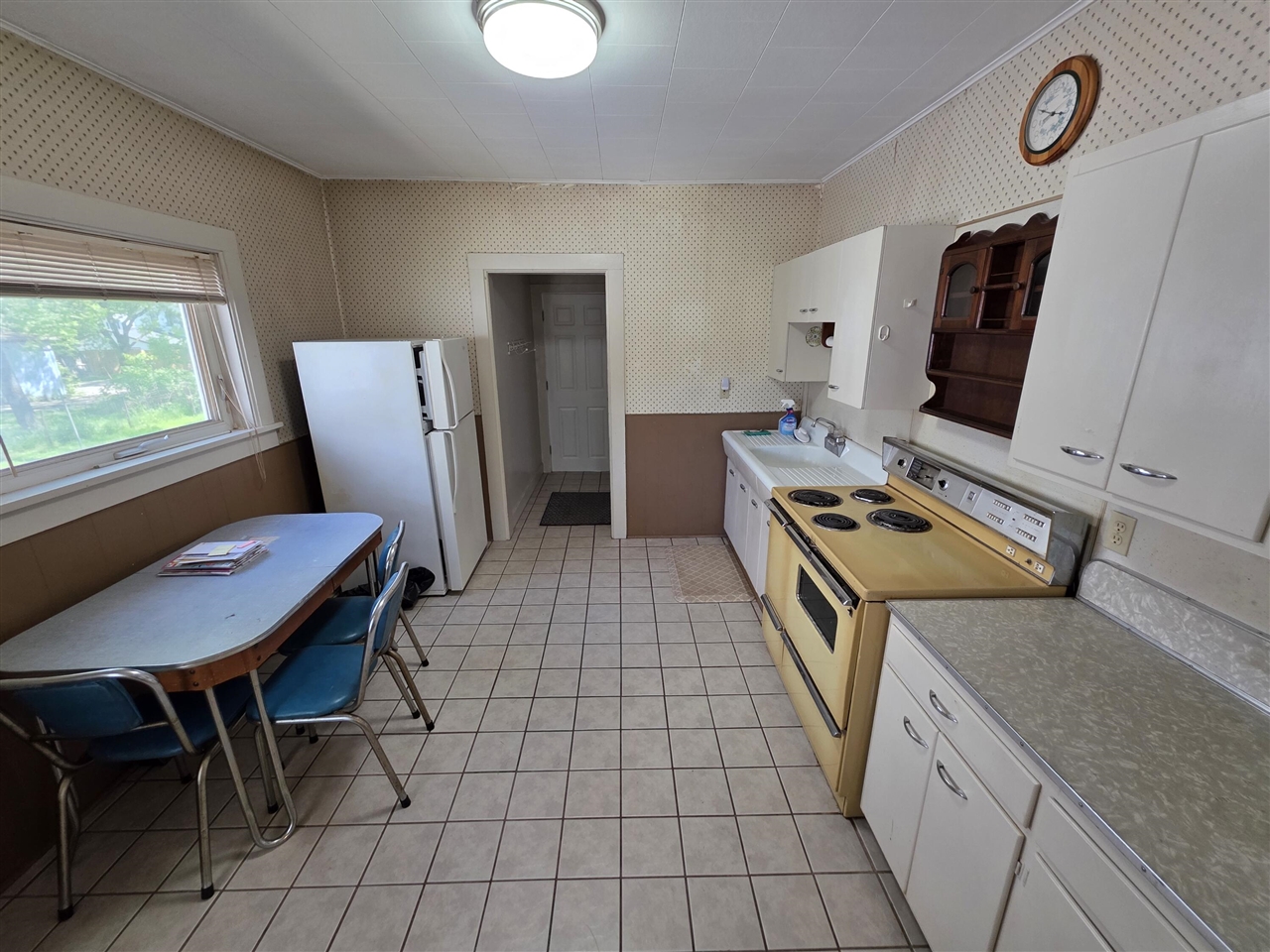 299 4th Street Property Photo 13