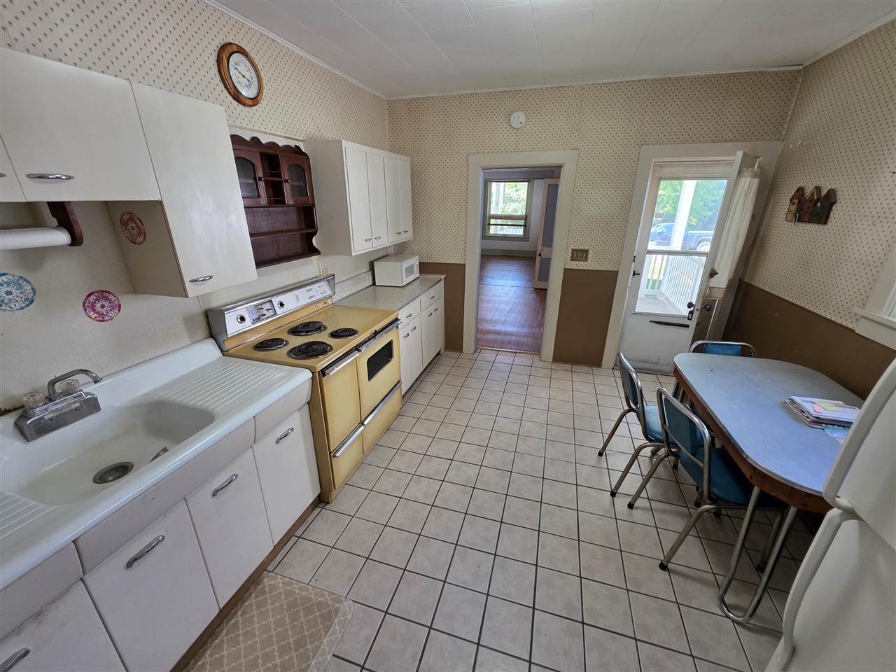 299 4th Street Property Photo 14