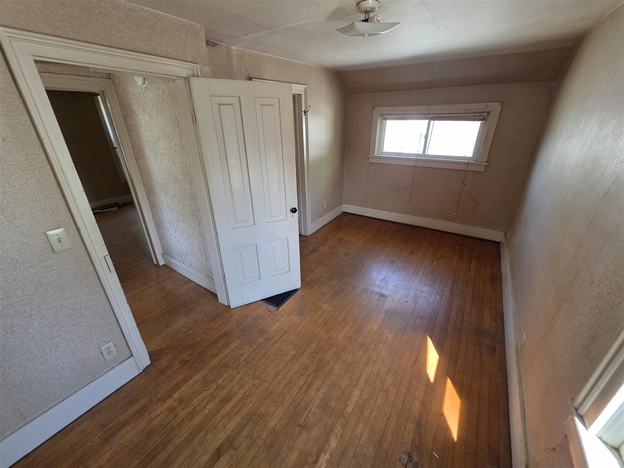 299 4th Street Property Photo 23