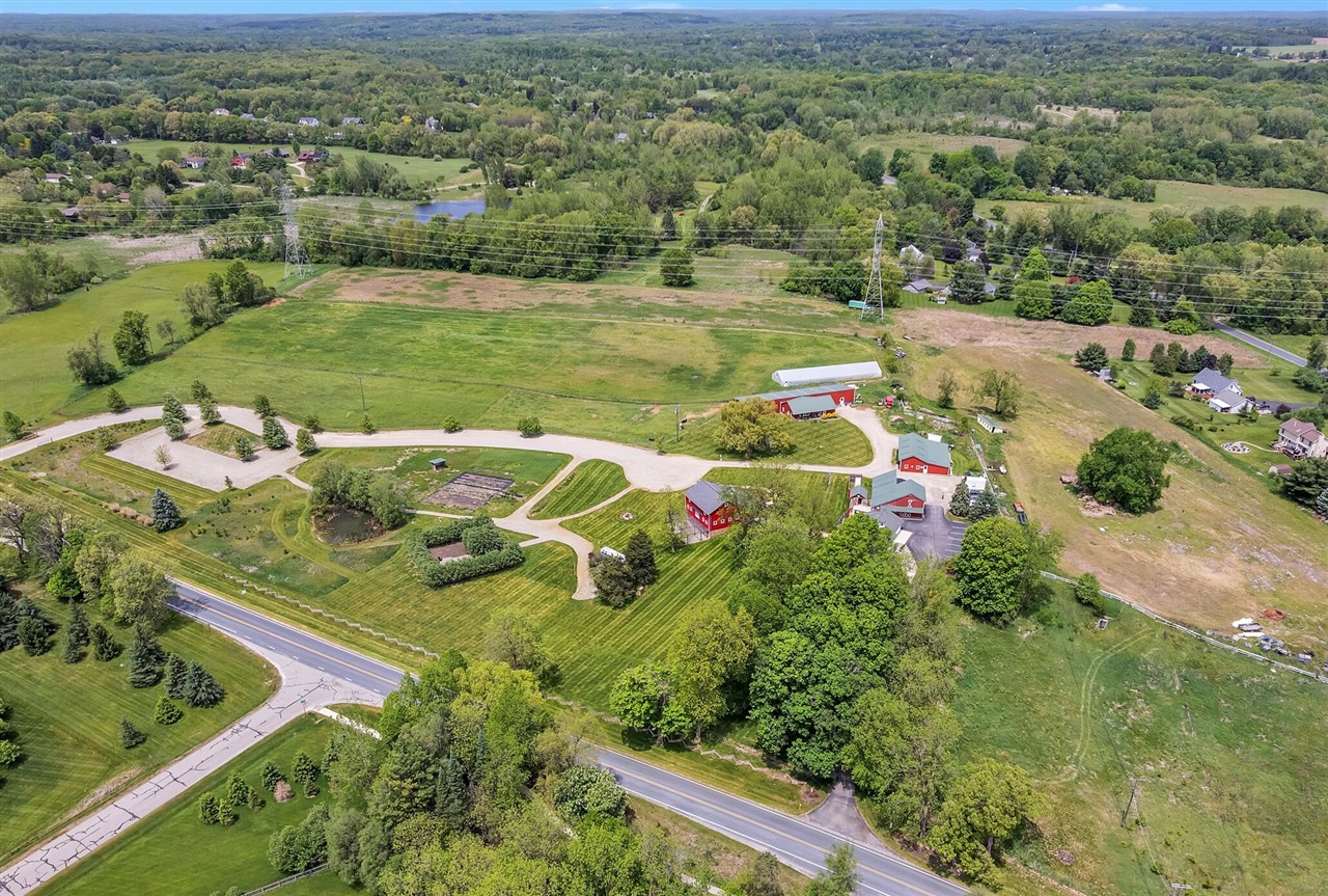 8474 Island Lake Road Property Photo 3