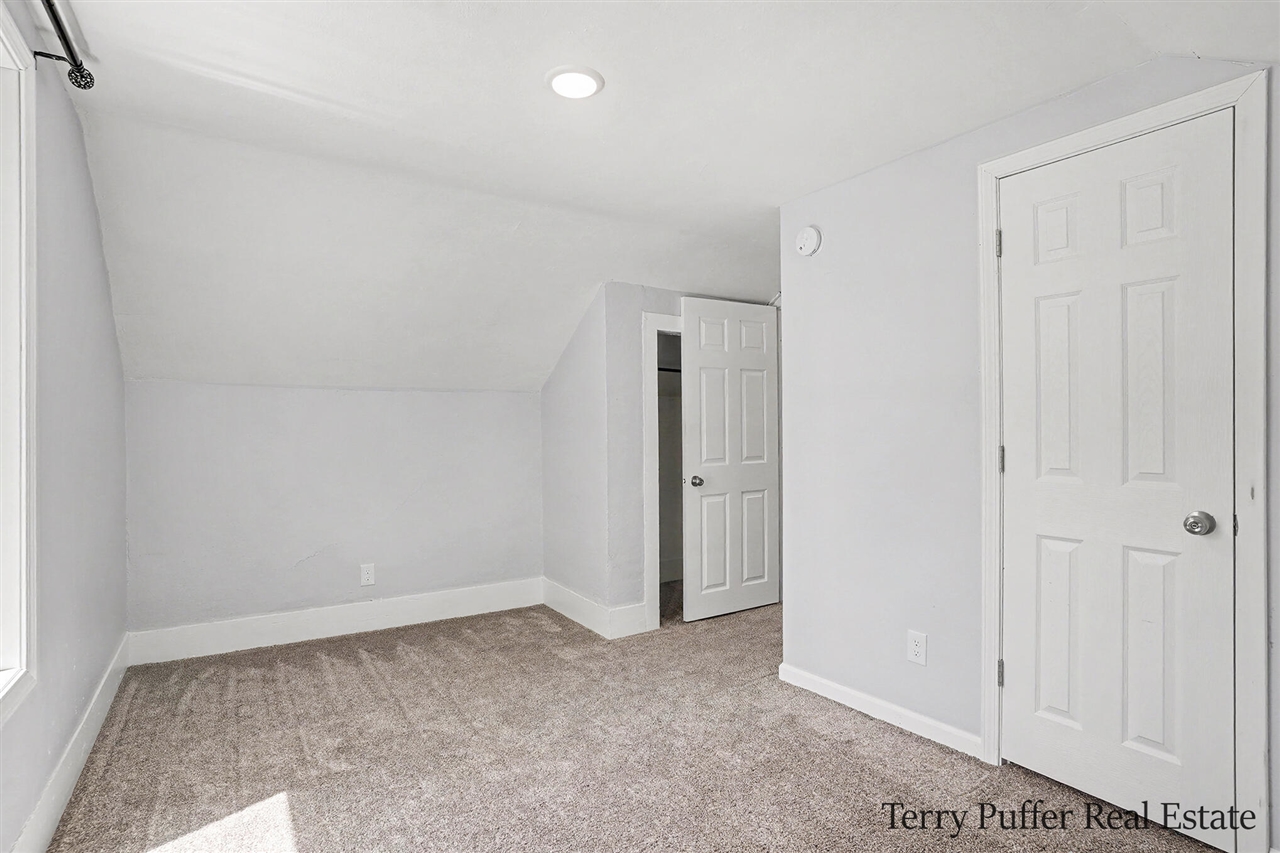416 Pine Street Property Photo 8