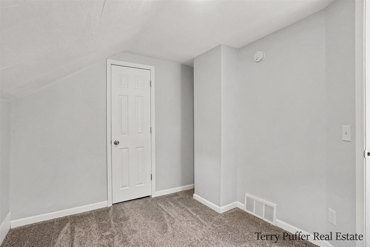 416 Pine Street Property Photo 9