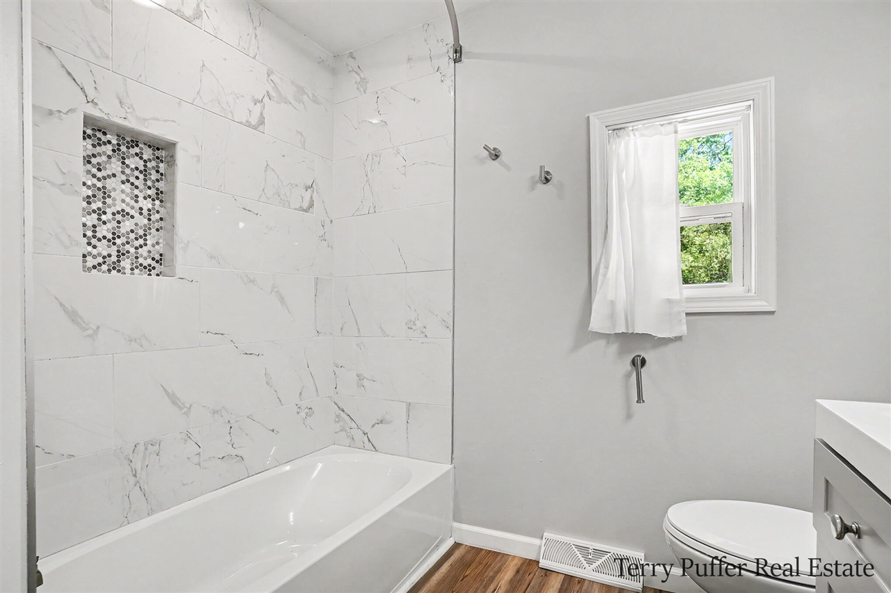 416 Pine Street Property Photo 11