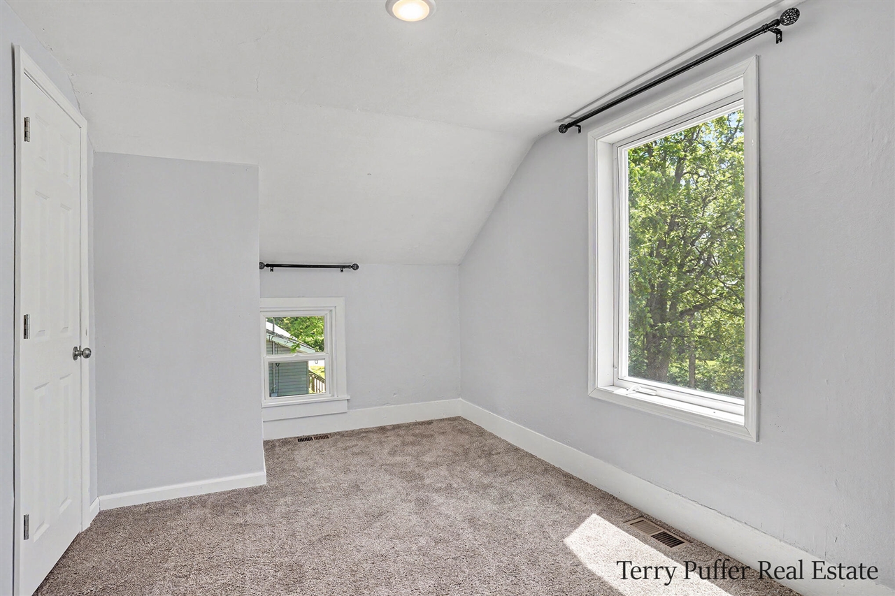 416 Pine Street Property Photo 12