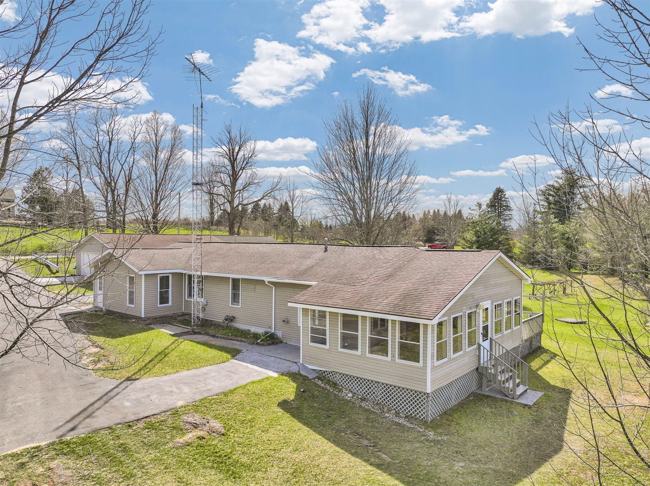 10976 E 3 Mile Road Property Photo 1