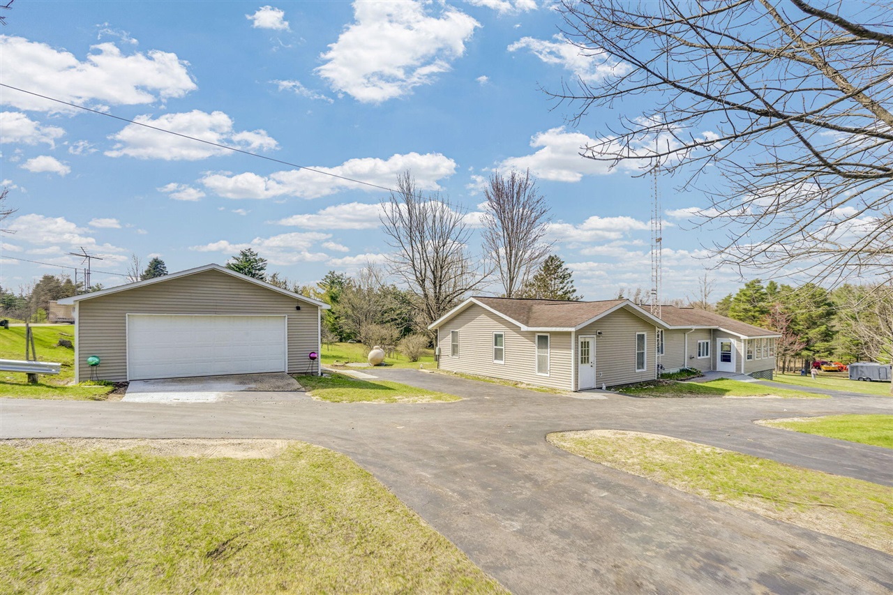 10976 E 3 Mile Road Property Photo 3