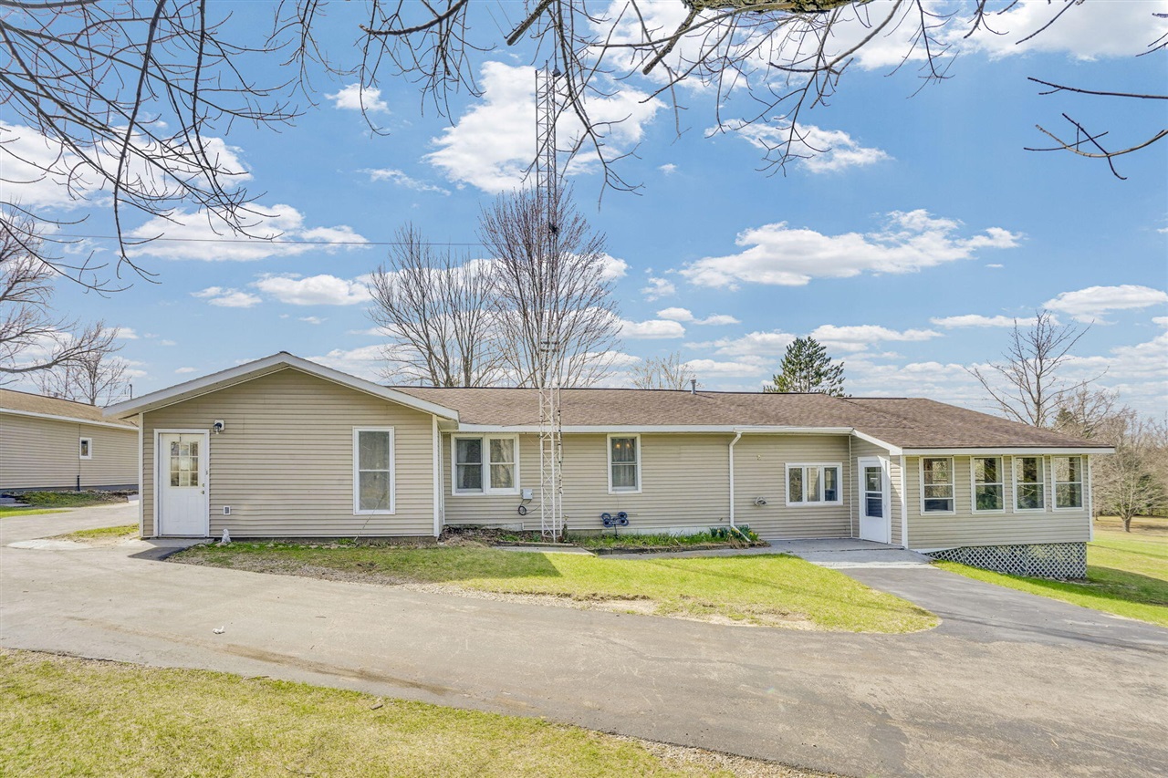 10976 E 3 Mile Road Property Photo 4