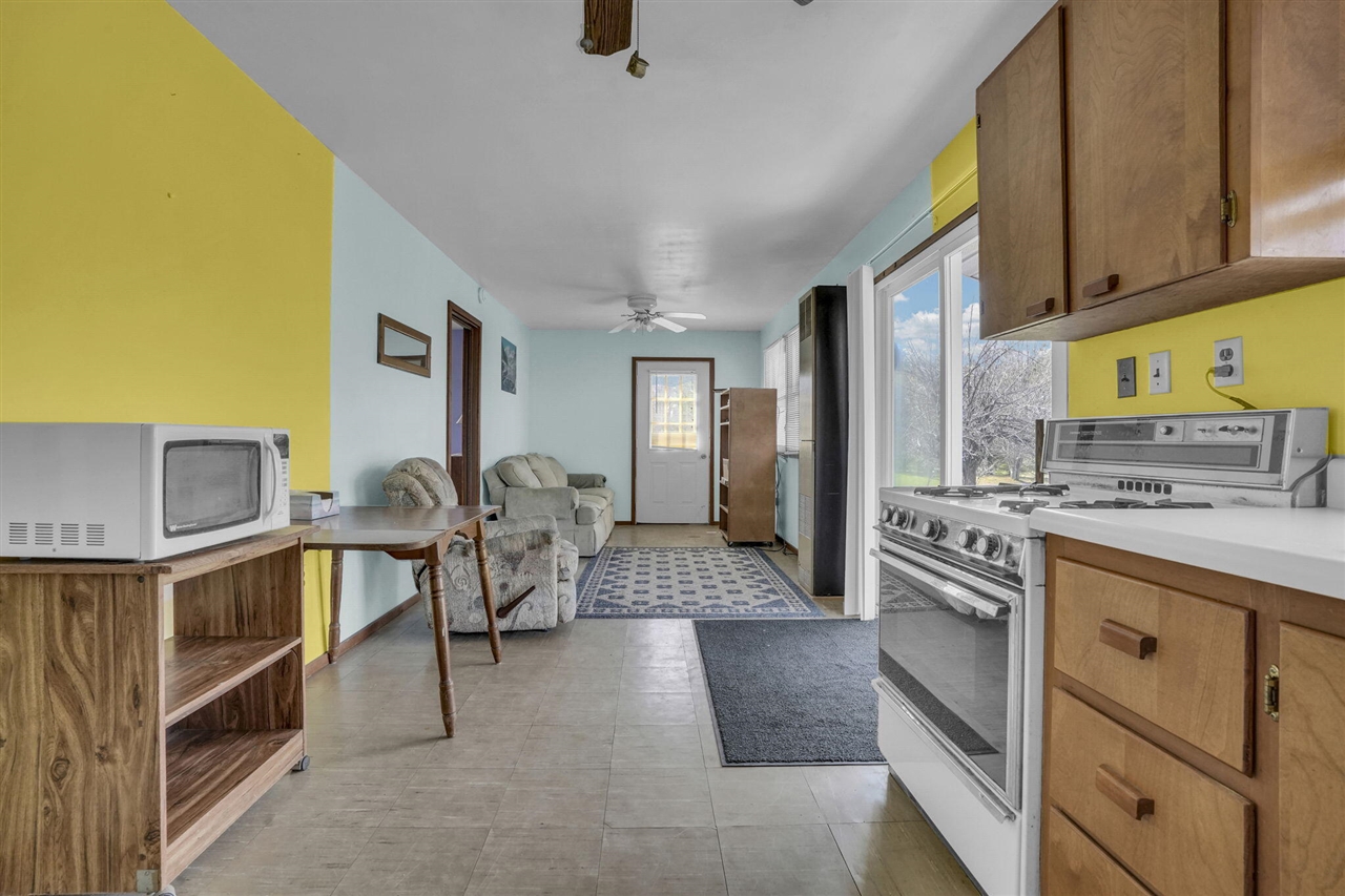 10976 E 3 Mile Road Property Photo 32