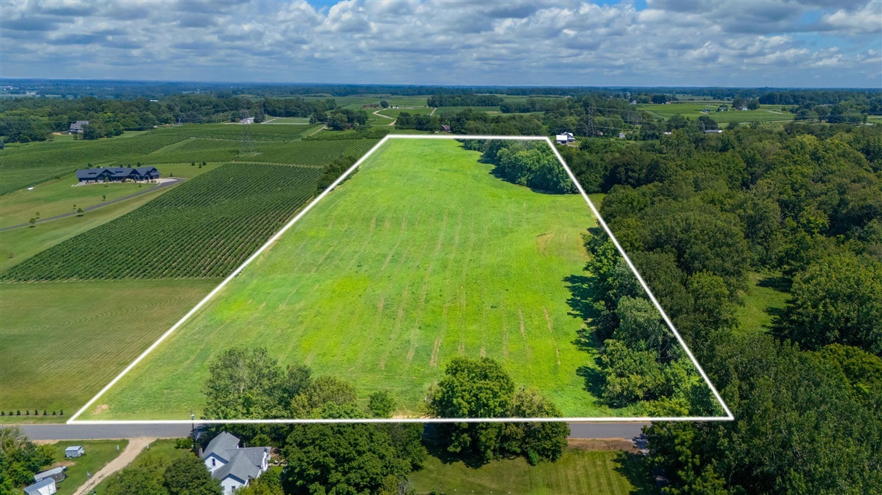 Gray Road Property Photo 1