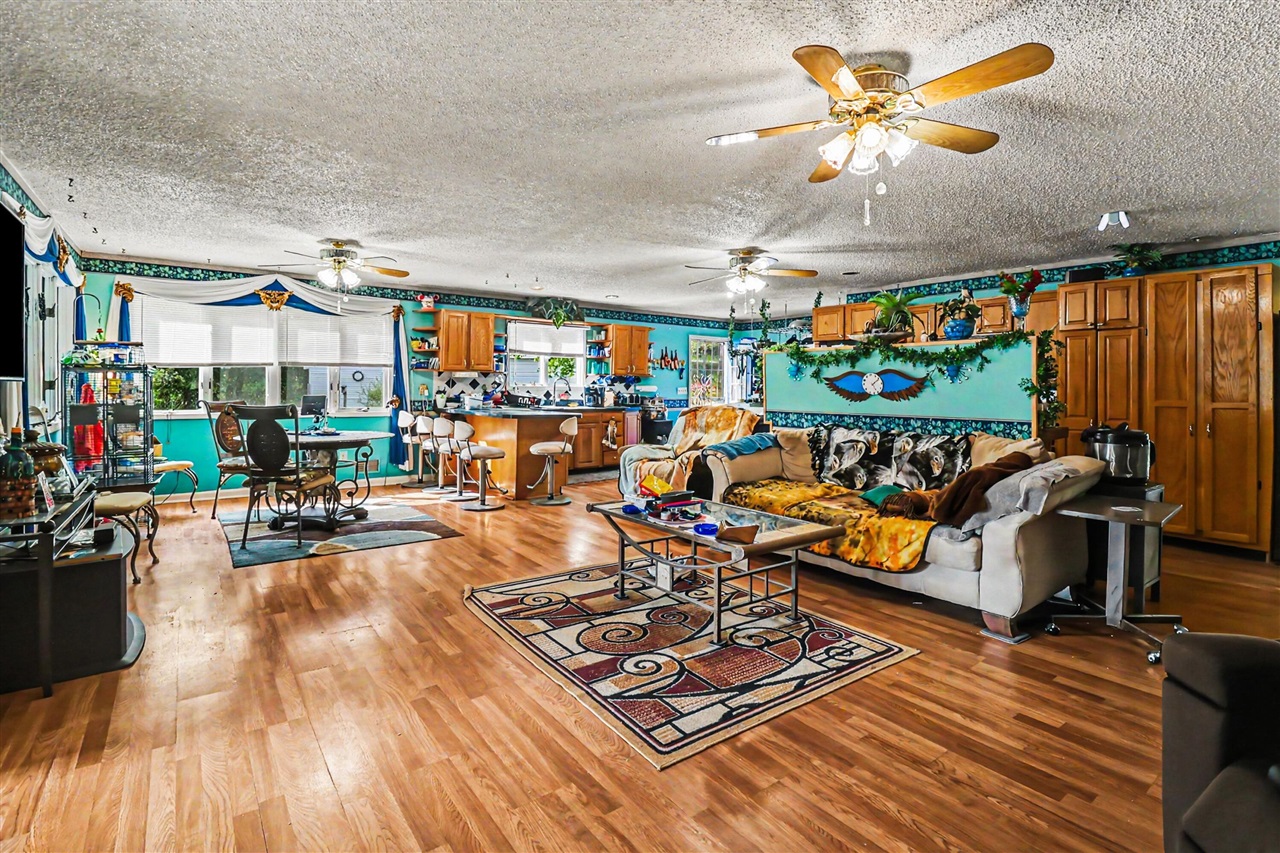 1189 W White Road Property Photo 4