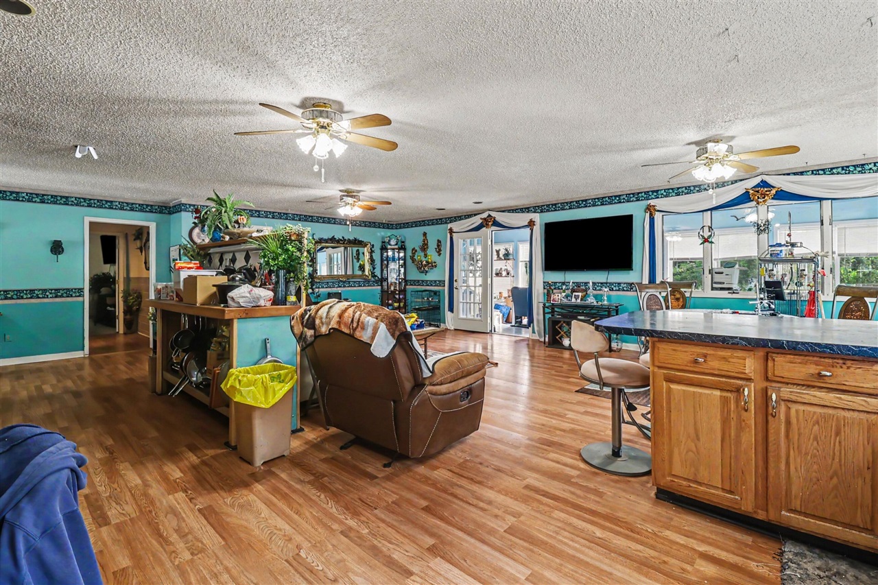 1189 W White Road Property Photo 5
