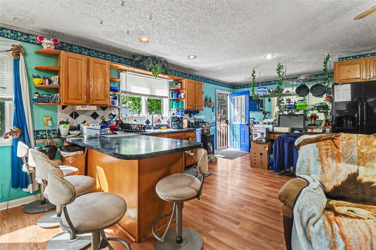 1189 W White Road Property Photo 7